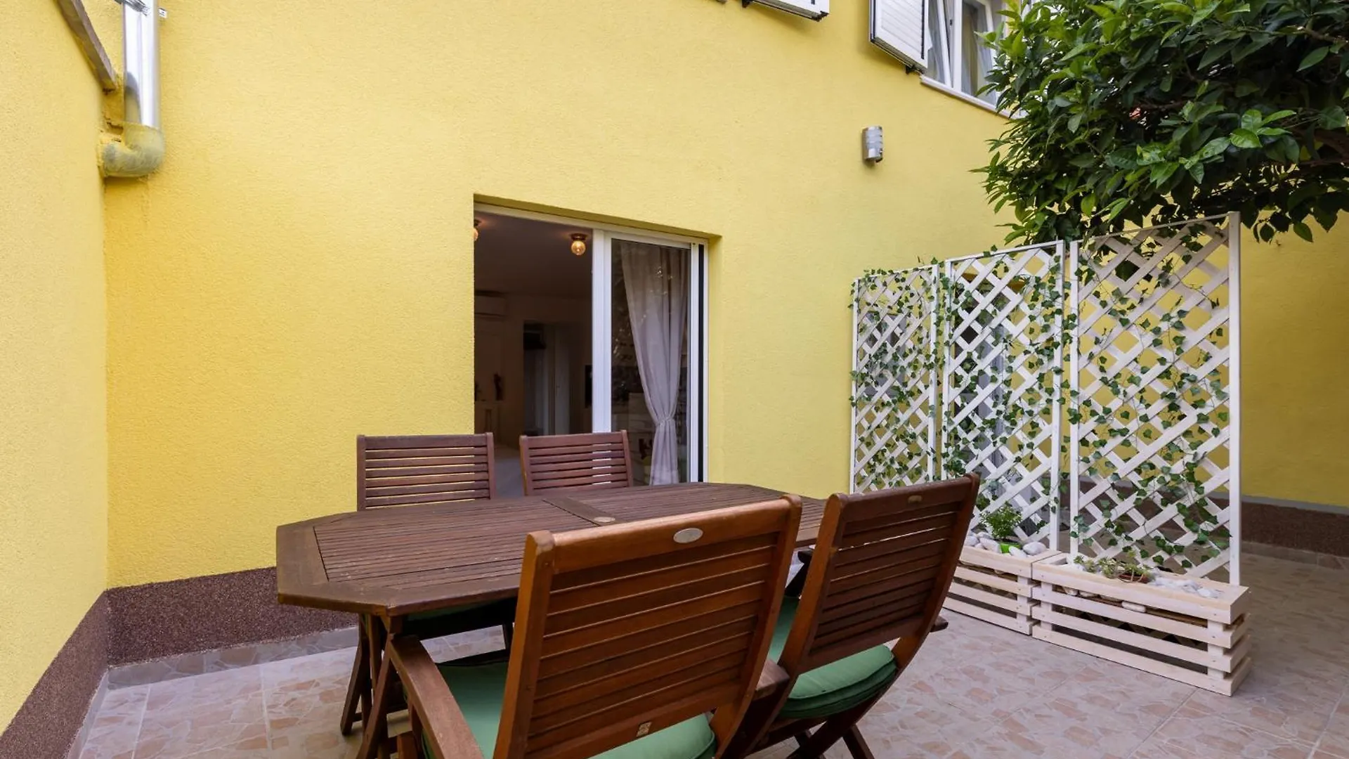Quiet Area Apartments K65 Mali Losinj