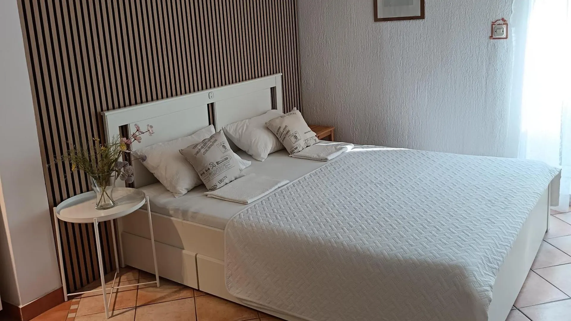 Quiet Area Apartments K65 Mali Losinj
